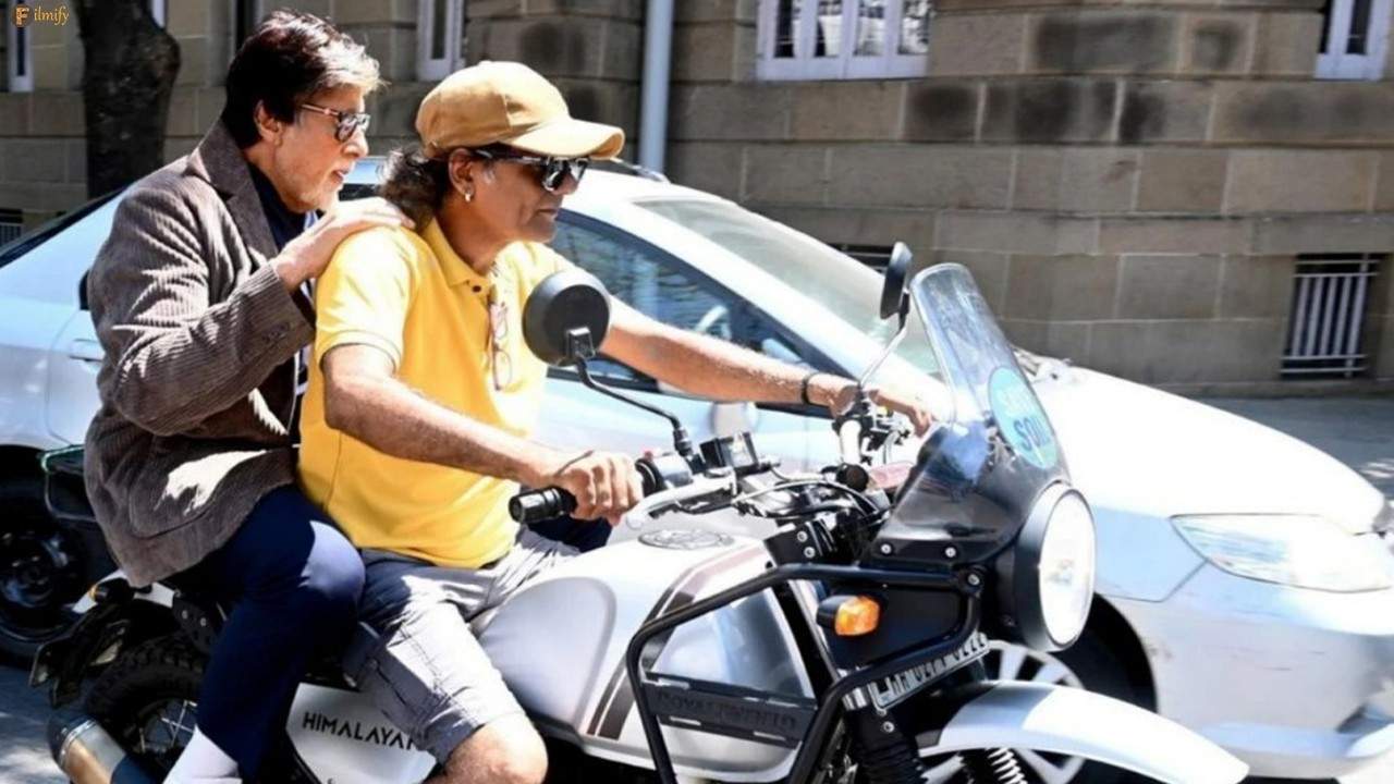 Did Amitabh Bachchan take a bike ride with a fan?