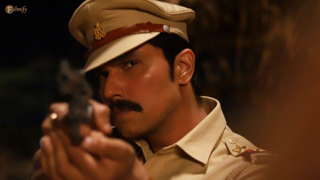 Randeep Hooda as Inspector Avinash in this gripping cop drama