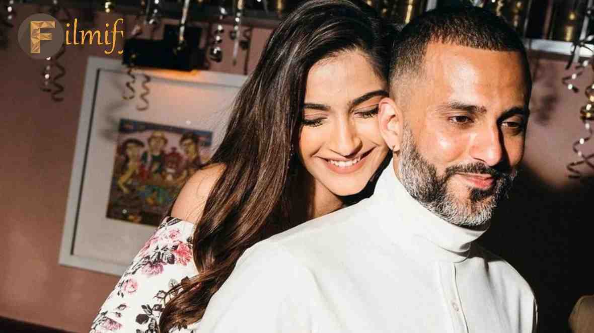 Sonam Kapoor and Anand Ahuja took their son out