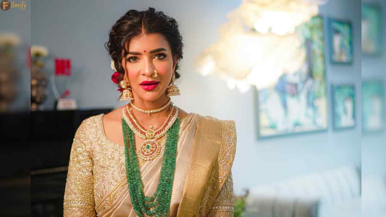 Manchu Lakshmi Disappointed with Telugu Filmmakers Ignoring Local Talent