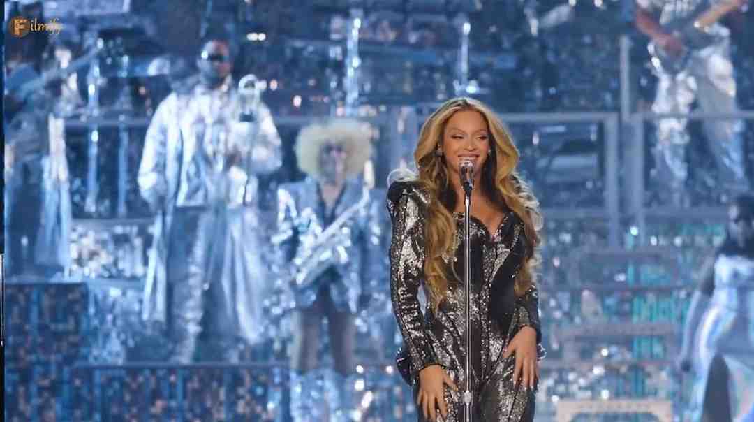 Beyonce points out her imperfections mid-song