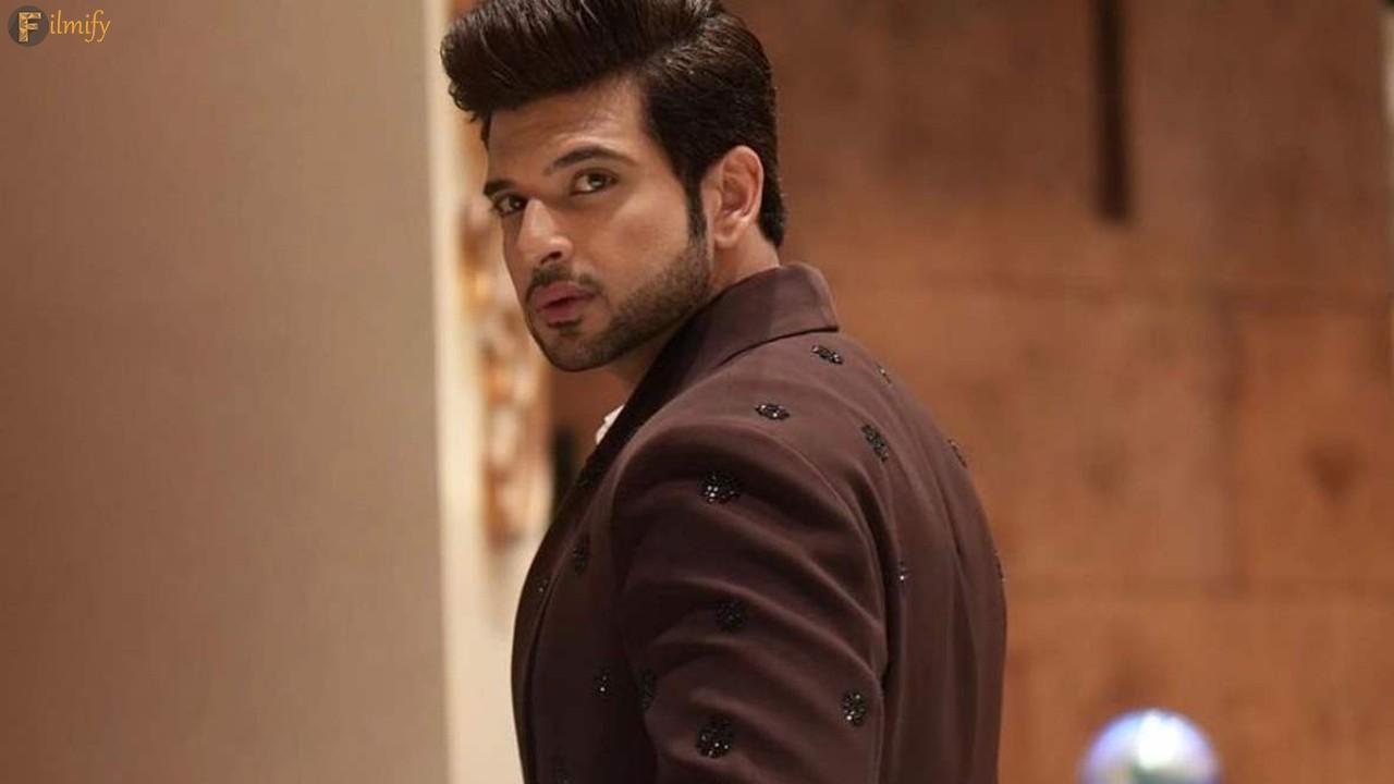 Karan Kundra's hands over a 500 rupee note to a needy man. Read to know what happens next