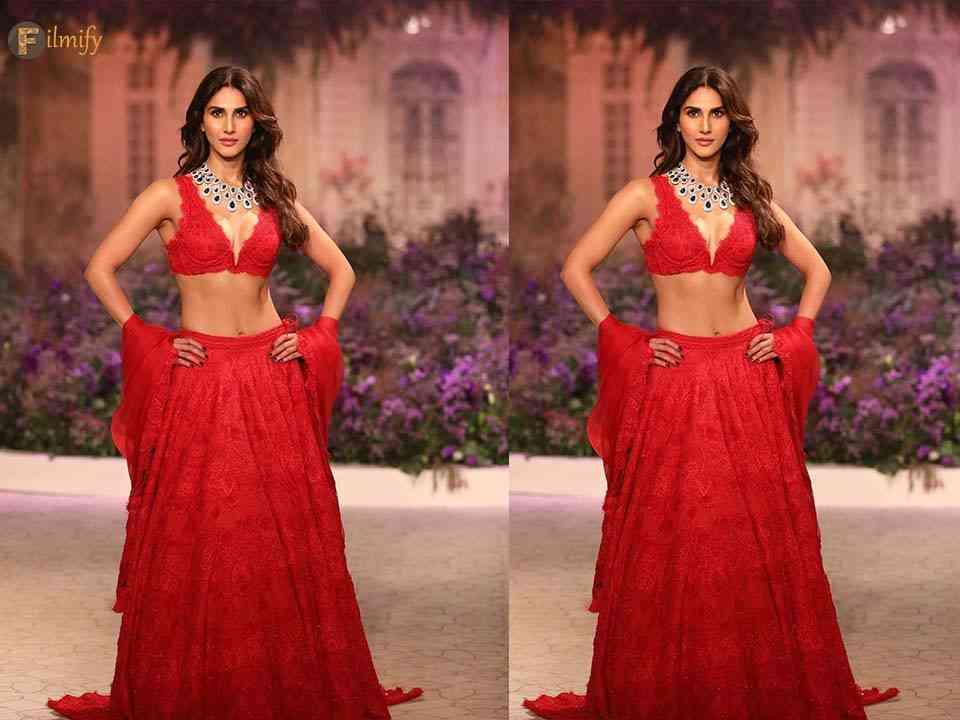 Vaani Kapoor Sets the Ramp Ablaze as the Show