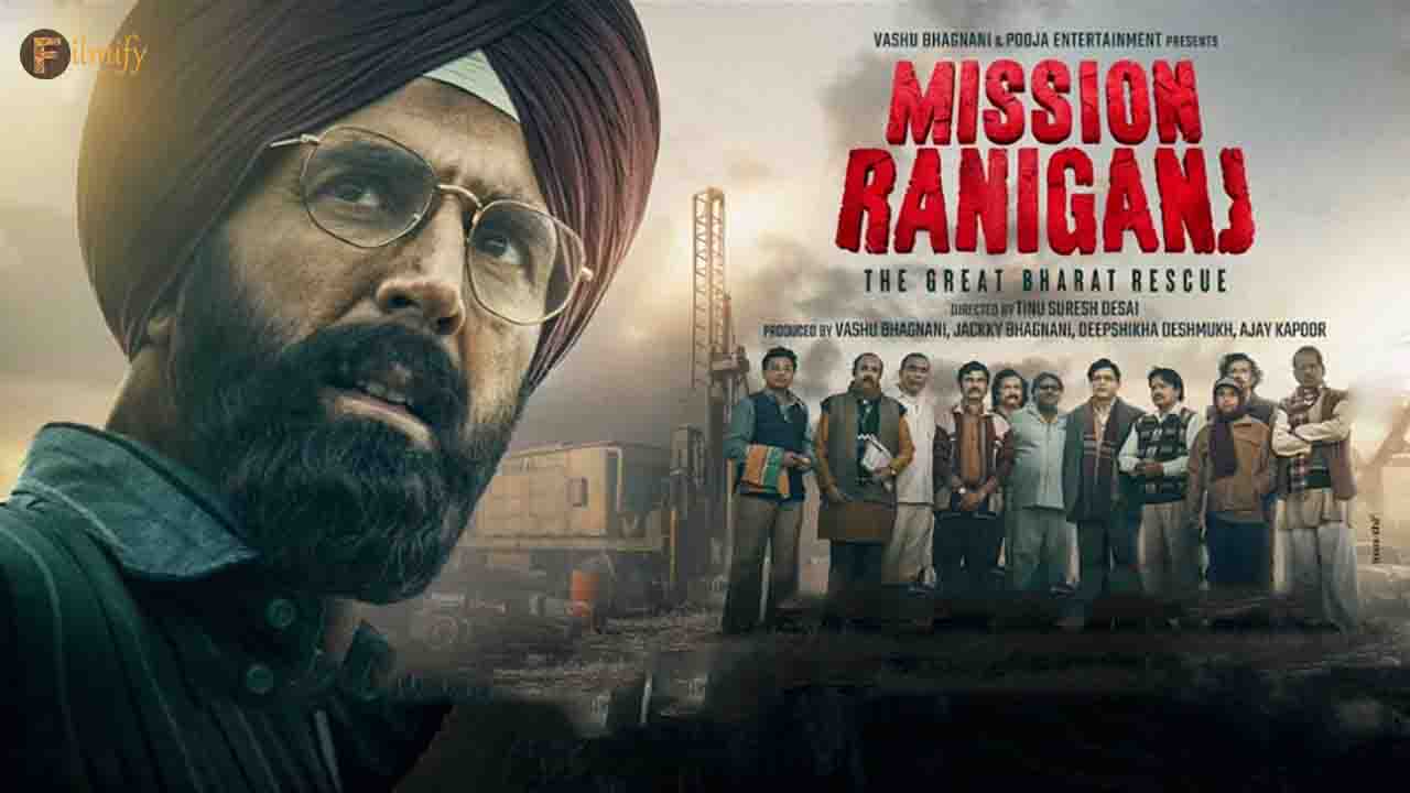 Check out Akshay Kumar's Mission Raniganj advance box office bookings!