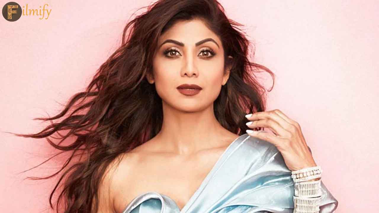 Netizens age-shame Shilpa Shetty at the India Police Force promotions