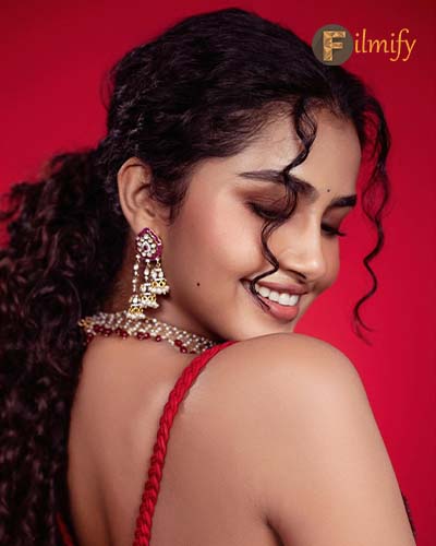 Anupama Parameswaran@ looks hot gorgeous in these latest pictures