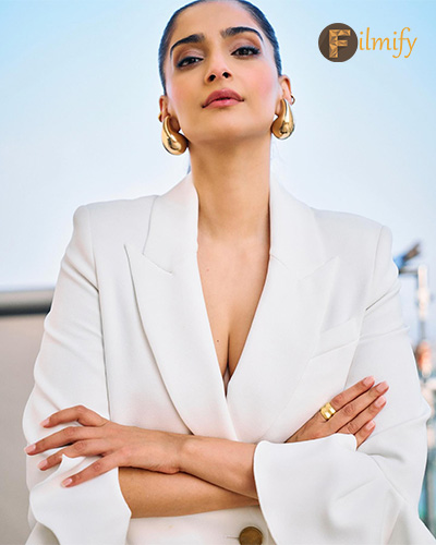 Exploring Sonam Kapoor's Beautiful Fashion Evolution